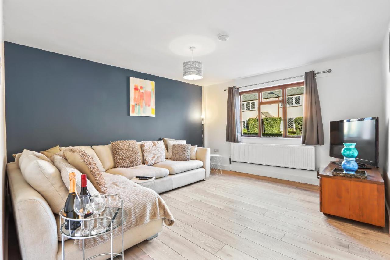 3 Bedroom Beautiful Home In The Heart Of Huntingdon, Bury Bury  Zewnętrze zdjęcie
