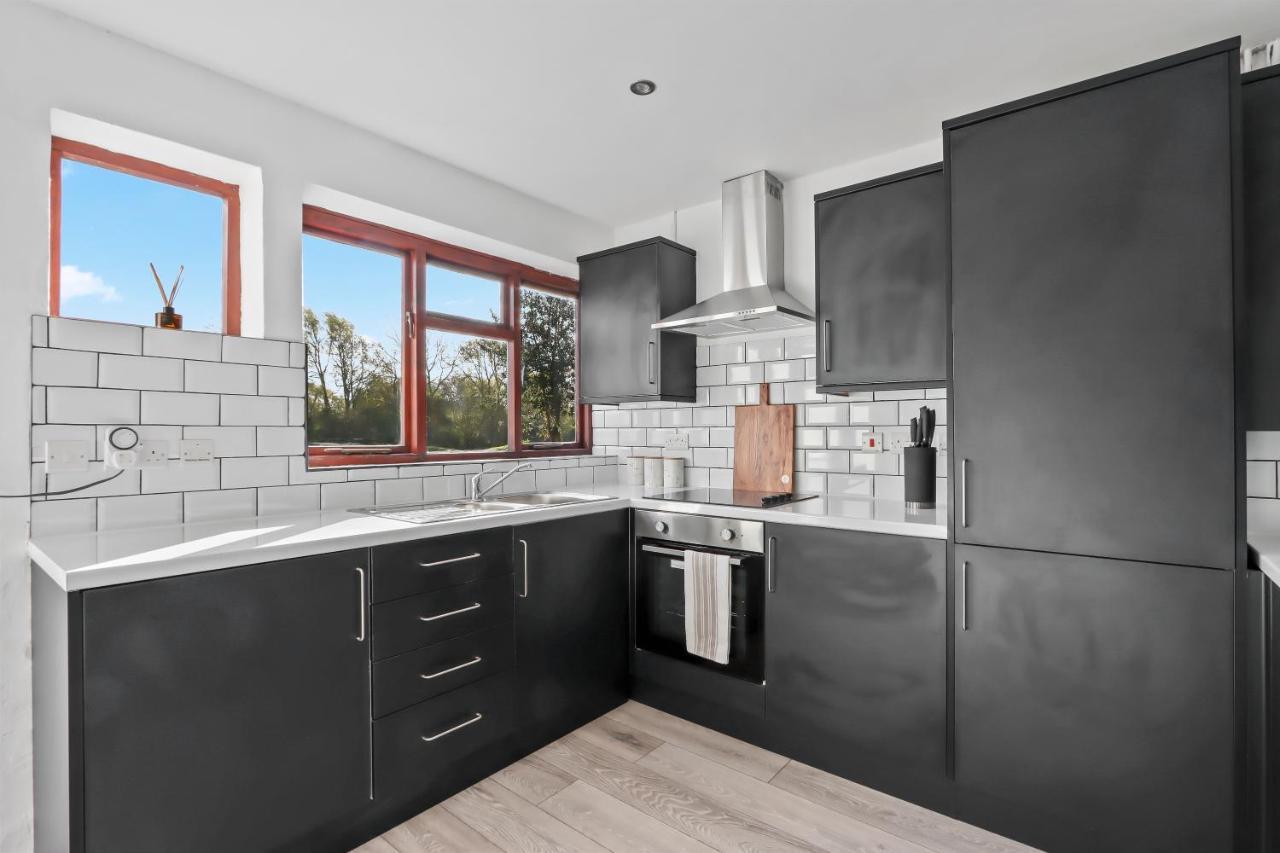3 Bedroom Beautiful Home In The Heart Of Huntingdon, Bury Bury  Zewnętrze zdjęcie
